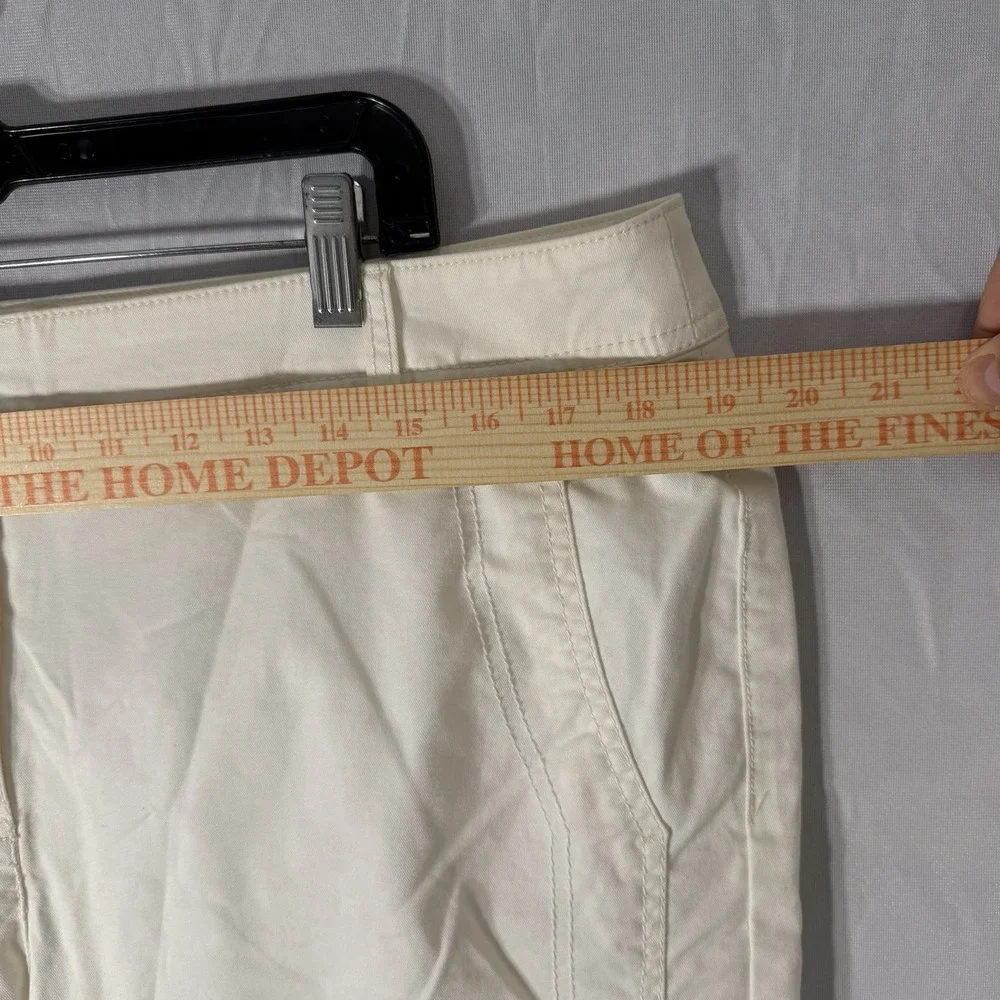 chicos stretch tapered jeans Size 25 Cream White Tapered Knee Hemmed Style Pants